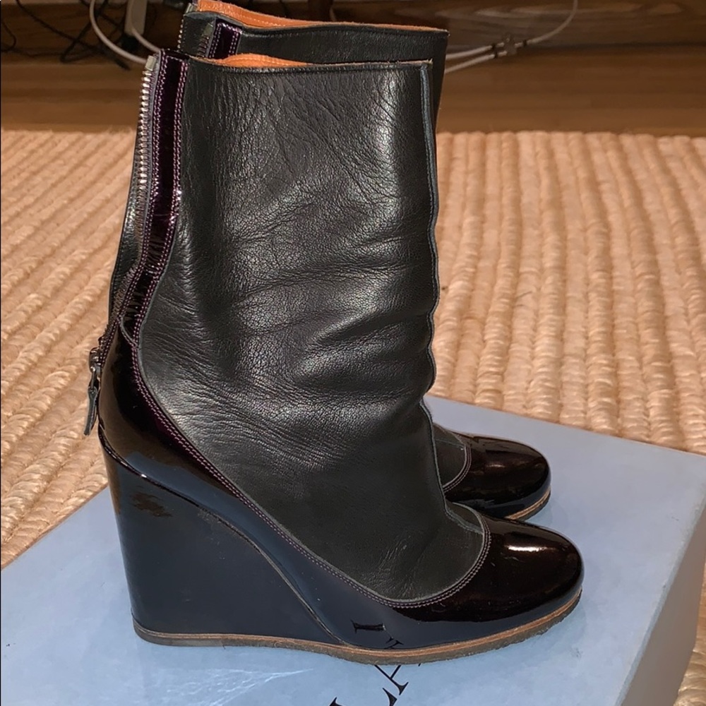 Lanvin Paris black patent leather zip booties 38